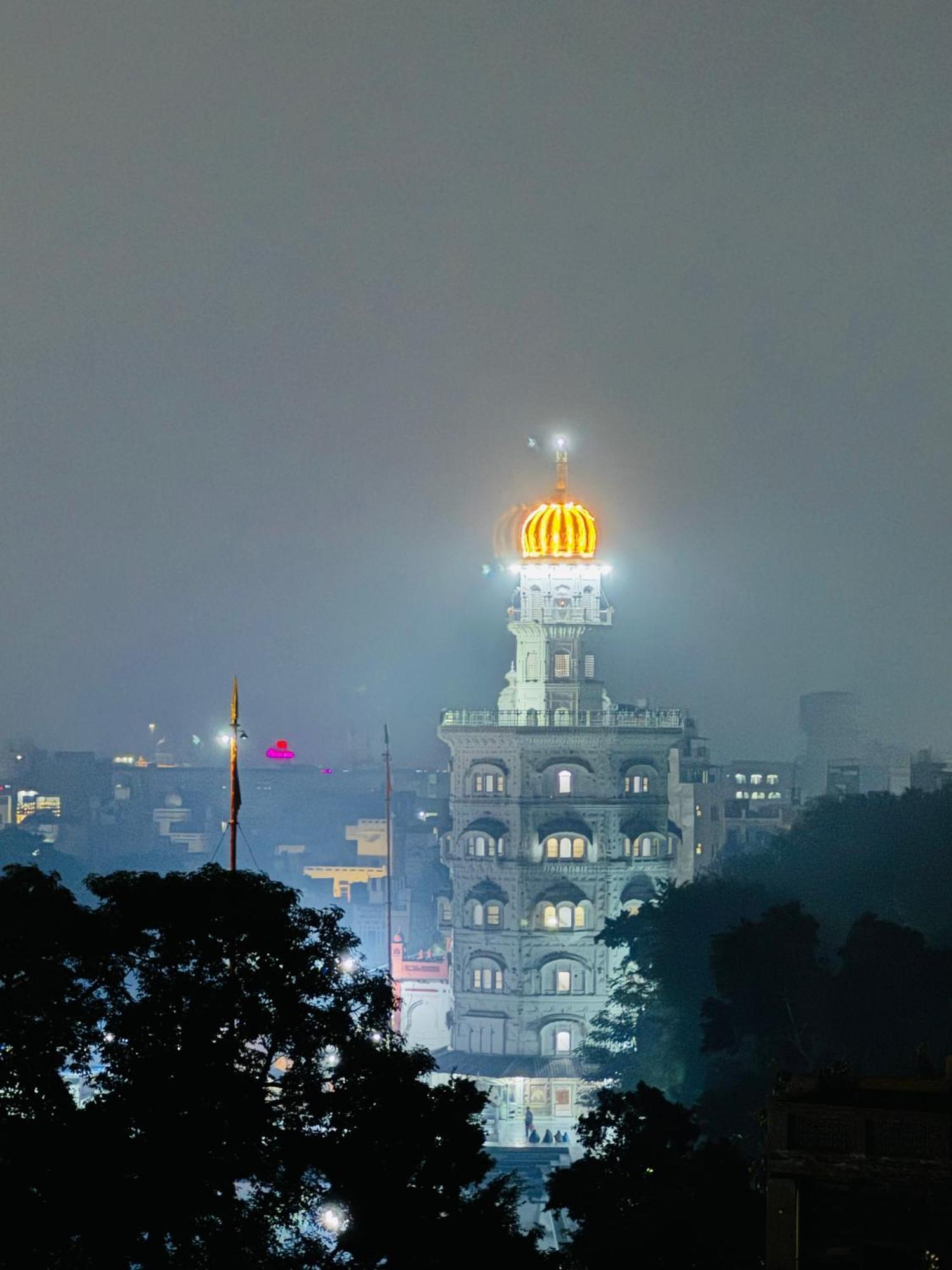 Hotel Heaven View - 50M From Golden Temple アムリトサル エクステリア 写真